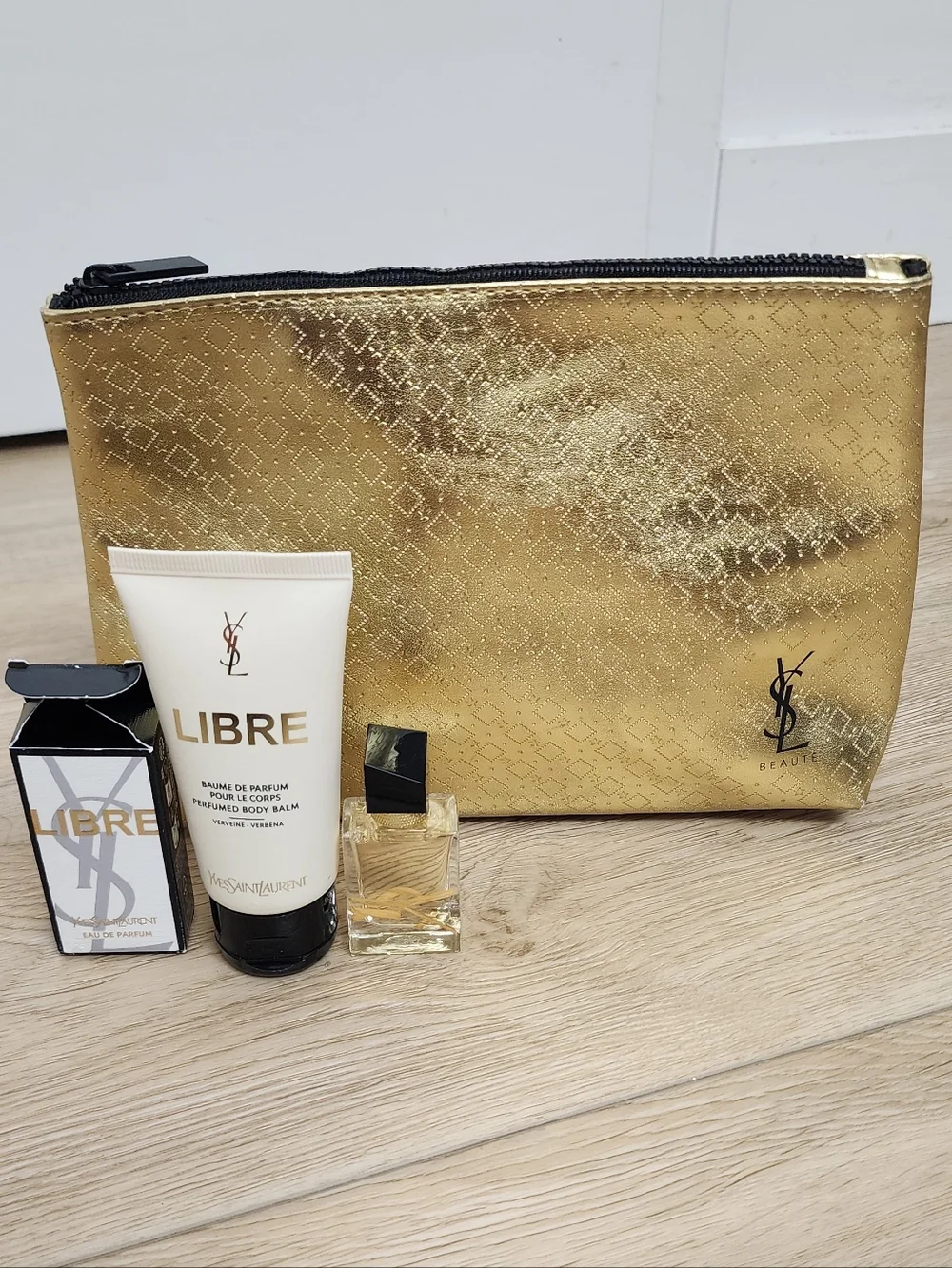 New Ysl Gold Tone Leather Makeup Pouch Bag + 2 Pcs Mini Travel Gift Set - Picture 3 of 3